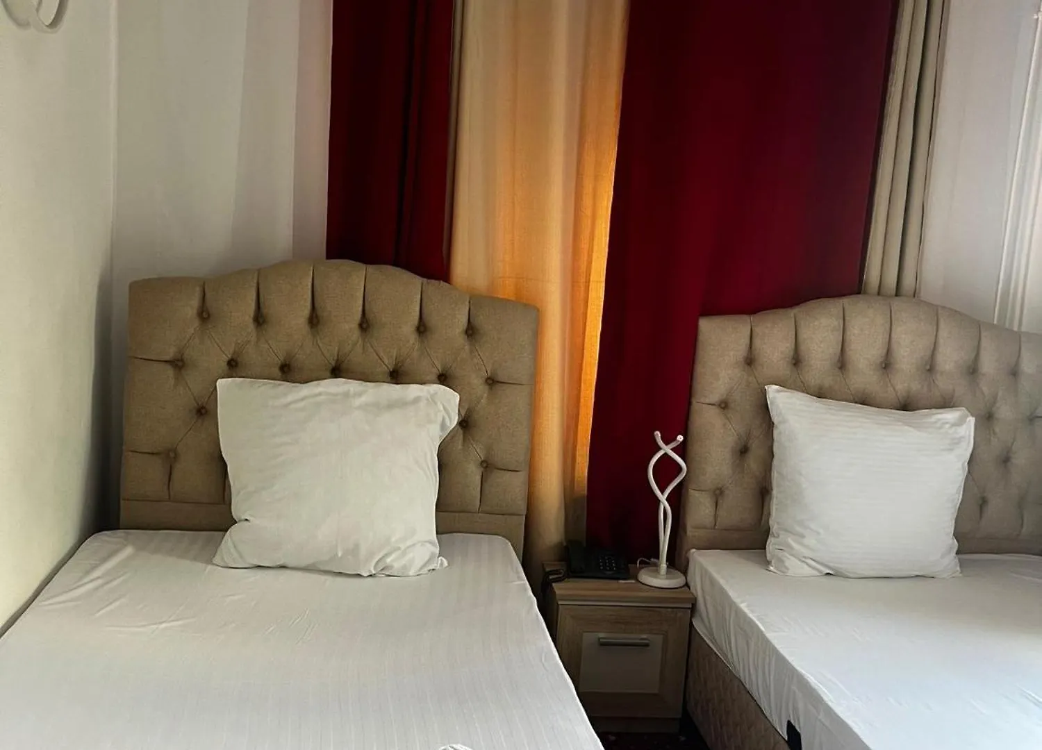 ***  Hotel Evozava Central Bucarest Roumanie